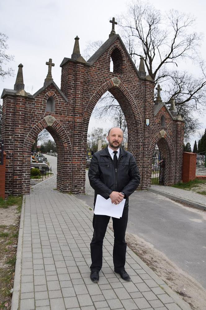 W Stalowej Woli nie umiera się za „co łaska”? Pogrzeb to drogi szpas!