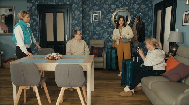 Barwy szczęścia odc. 3200. Małgorzata (Adrianna Biedrzyńska), Jerzy Marczak (Bronisław Wrocławski), Malwina (Joanna Gleń), Natalia (Maria Dejmek)