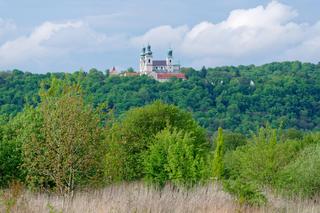 Klasztor kamedułów na Bielanach. Zakonnicy mieszkają tam od ponad 400 lat