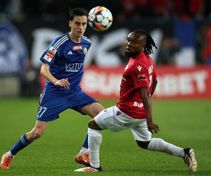 Rafał Mikulec w spotkaniu z Miedzią Legnica nabawił się bardzo groźnie wyglądającej kontuzji. Zawodnik długo opatrywany był na murawie, skąd zabrała do karetka