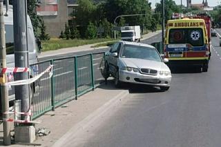 Utrudnienia na al. Warszawskiej w Olsztynie. Kobieta wjechała na skrzyżowanie na czerwonym