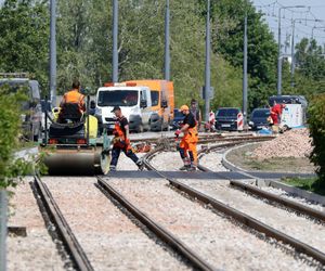 Wielka ofensywa Tramwajów Warszawskich. Tramwajarze remontują i budują jak szaleni