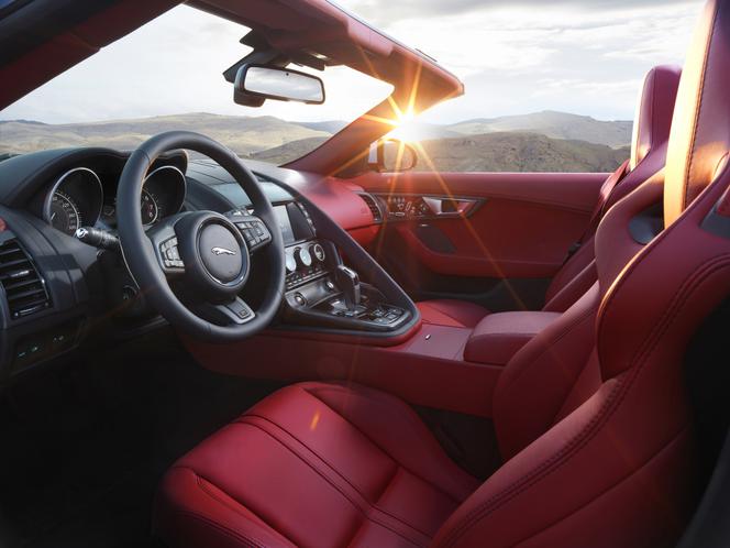 Jaguar F-Type R AWD