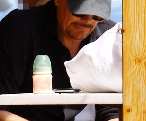 Krzysztof Ibisz je żonie z ręki