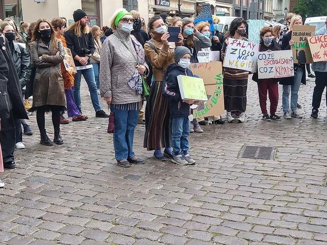 Z Kopernikiem dla Klimatu. Młodzi torunianie wyszli na ulice [AUDIO]
