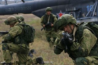 Rosyjscy żołnierze oskarżeni o morderstwa. Prawie tysiąc spraw od początku inwazji na Ukrainę