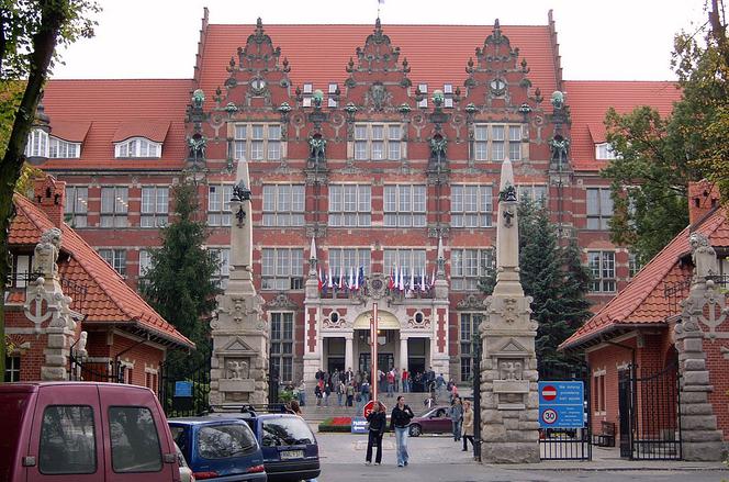 Najlepsze uczelnie w Polsce. Gdzie plasują się szkoły z Trójmiasta? [WYNIKI, LISTA, RANKING]