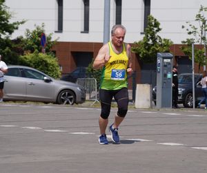 Seniorzy w Bydgoszczy pokazali moc! Blisko setka na starcie pierwszego Biegu Seniora