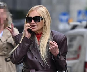 Monika Olejnik jedzie na czerwonym świetle, bo spieszy się do pracy