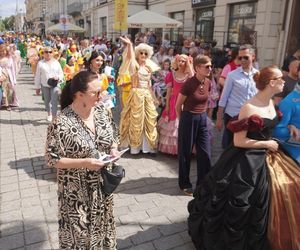 Święto Kielc 2025. Bajkowy korowód z Kopciuszkiem