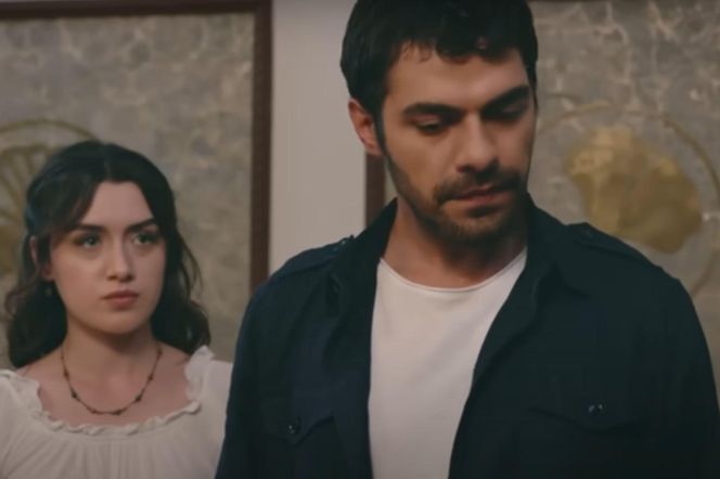 Uzbrojony w nóż Halil już będzie miał zaatakować intruza, kiedy zorientuje się, że to Alper! 