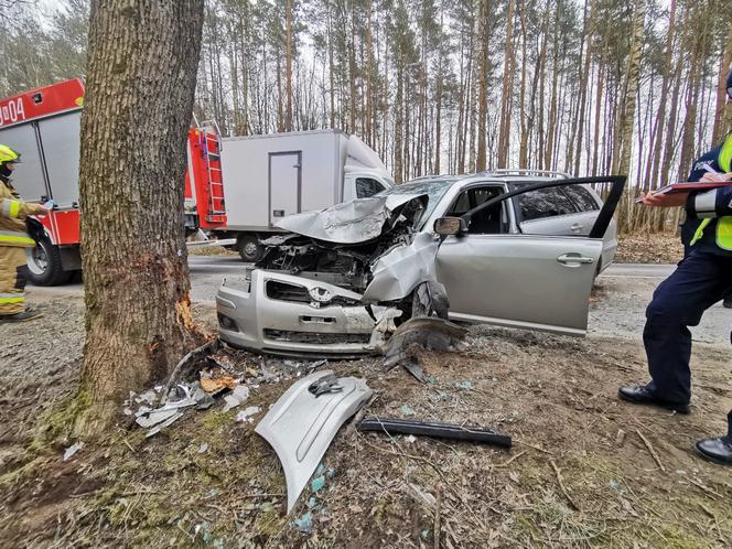 Wypadek na trasie Barczewo - Jeziorany. Mężczyzna zasnął za kierownicą? [ZDJĘCIA]