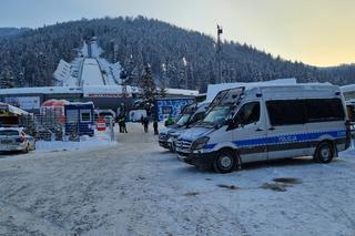 Zastępy policji pod Wielką Krokwią