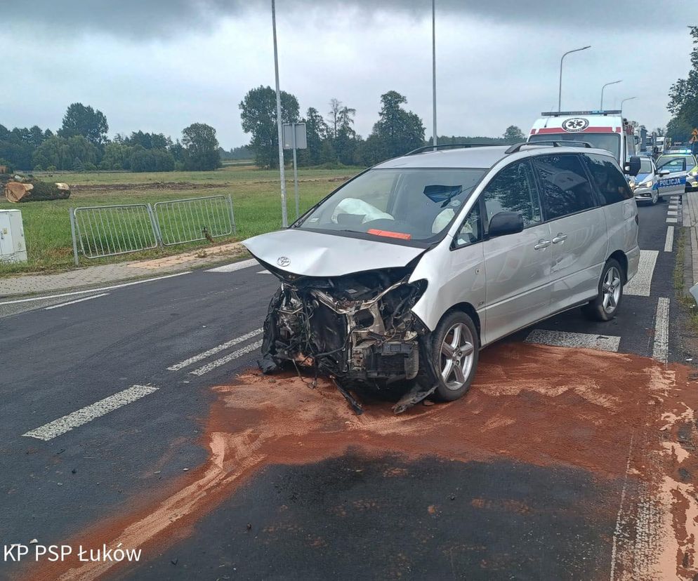 Zderzenie samochodów na DK-76, trzy osoby ranne!