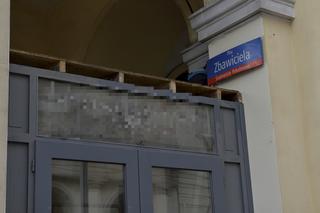 Samowola budowlana na pl. Zbawiciela. Restaurator zapłaci pół miliona kary?!