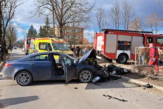 Poważny wypadek w Chełmży. Kierowca samochodu potrącił motocyklistę