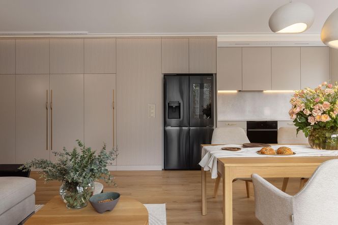 Mieszkanie w tonacji taupe - projekt Tatewik Caturowa