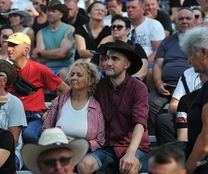 Piknik Country i Folk 2025. Tysiące fanów muzyki przyjechały do Mrągowa na kultowy festiwal