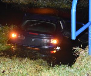 Auto wjechało do Obry