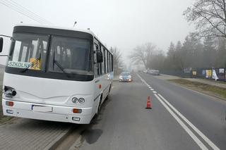 Kierowca autobusu szkolnego staranował osobówkę. Dziecko trafiło do szpitala 