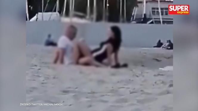 Miłosne uniesienia na plaży w Gdyni. Co za pozycja!