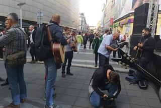 Layla na 1000 gitar! W Katowicach uczcili rocznicę koncertu Erica Claptona