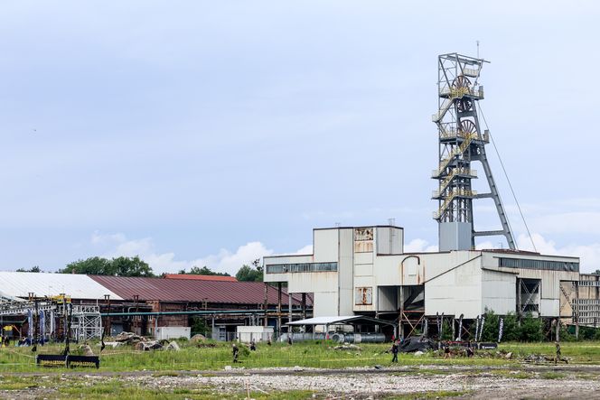 Runmageddon w Katowicach 2025. Błoto, pot i triumf na Hałdzie Kostuchna