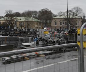 Finał WOŚP 2023. Budowa sceny w Warszawie