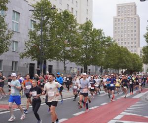 Uczestnicy Maratonu Warszawskiego 2025