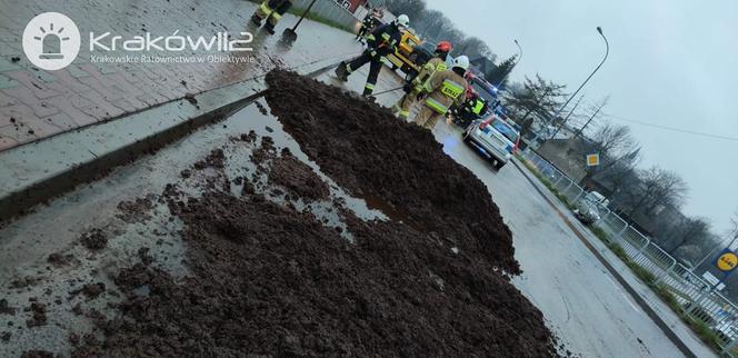 Wypadek w Skawinie. Samochód osobowy zderzył się z radiowozem