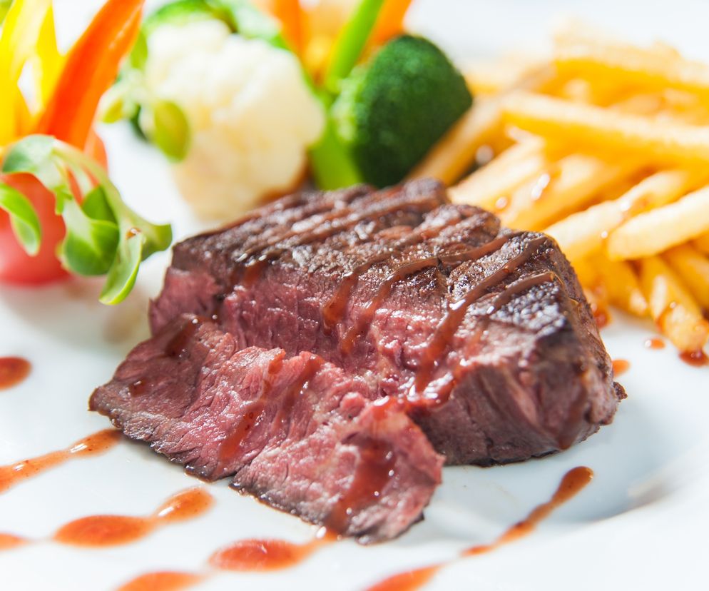 Jak przyrządzić stek wołowy (befsztyk) krwisty, półkrwisty, dobrze wysmażony?