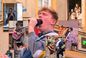 Muzyka Queen sparaliżowała Paryż! 30 artystów i genialny pianista w ulicznym „Bohemian Rhapsody”
