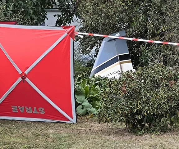 Awionetka spadła na ziemię! Dwie osoby nie żyją