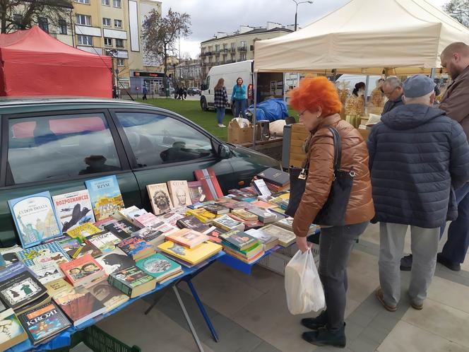 Takie rarytasy na placu Sikorskiego w Siedlcach 