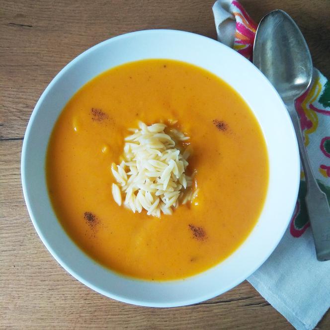Zupa dyniowa po staropolsku: słodka zupa z dyni według rodzinnego przepisu