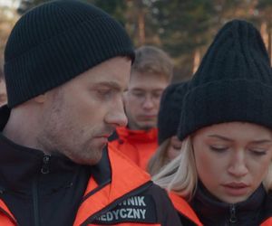 Na sygnale, odc. 707. Pogrzeb Kuby Szczęsnego. Alek (Adam Turczyk), Britney (Paulina Zwierz)