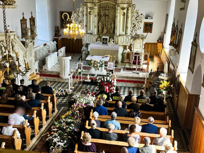 Ostatnia droga Ireny i Tadeusza. Cała wieś płakała na pogrzebie