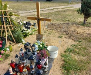 Tak wygląda grób Tomasza Jakubiaka 4 miesiące po śmierci kucharza. Niewiarygodne, co przy nim postawiono