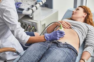 Ile USG w ciąży wykonać? Oto kalendarz badań USG w ciąży według standardów opieki okołoporodowej