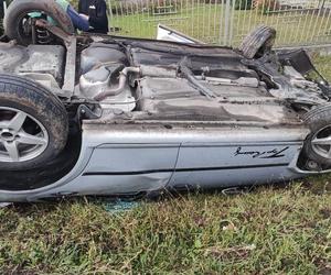  Dachowanie volkswagena w Maleniskach. 18-latek miał sporo szczęścia