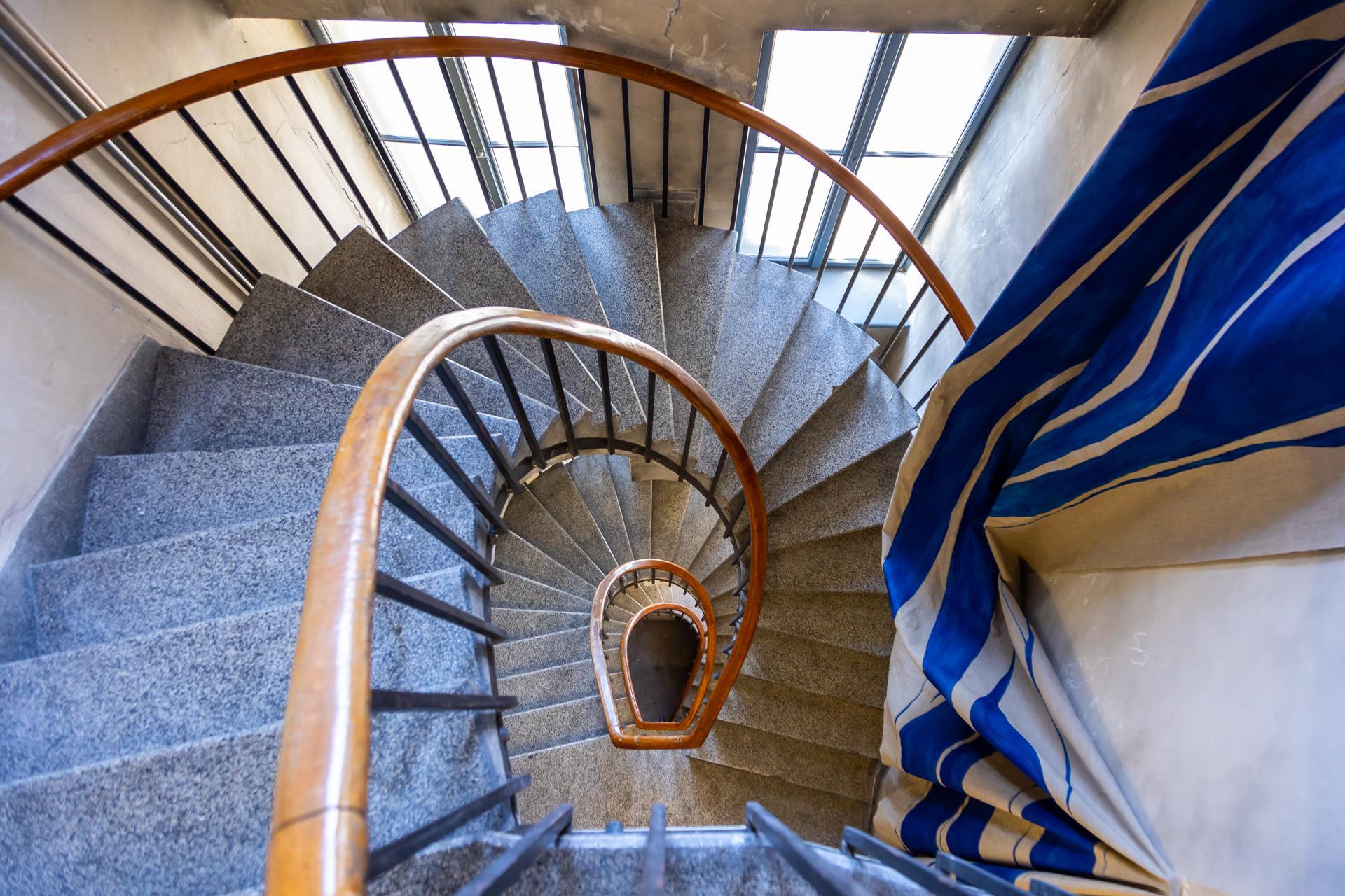 NADA Villa czyli Willa Gawrońskich w Warszawie - zdjęcia wnętrz zabytkowego pałacu i byłej ambasady