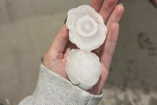 Lód jak piłki golfowe