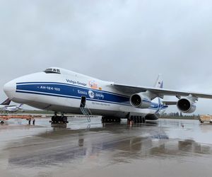 Rosyjski AN-124-100 firmy Volga-Dnepr