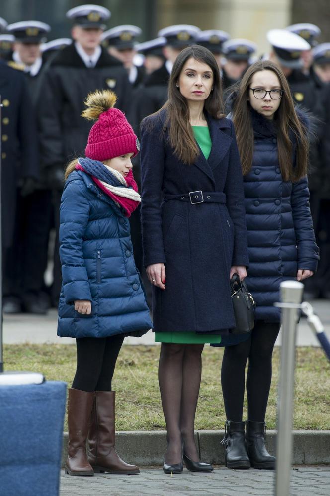 Córka Marty Kaczyńskiej wyjechała z Polski. Wnuczka Lecha Kaczyńśkiego wygląda jak... Koreanka!