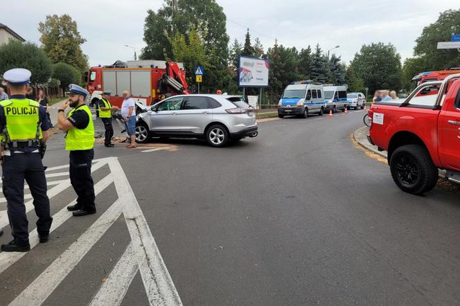 Wypadek w Lubrańcu. Wiele osób rannych po zderzeniu busa i osobówki 