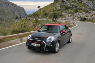 Zobacz nowe MINI John Cooper Works w przybliżeniu i poznaj polską CENĘ