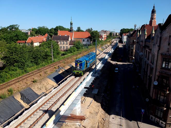 Kraków: Pierwsza lokomotywa przejechała po nowych estakadach kolejowych na Grzegórzkach