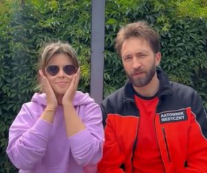 Na sygnale na planie. Piotrek (Dariusz Wieteska), Martyna (Monika Mazur)