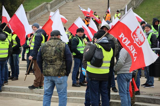 Protest rolników 20 marca w Lublinie. Przeszli ulicami miasta pod LUW