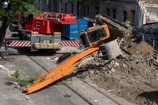 Dwóch strażaków zginęło w pożarze kamienicy w Poznaniu. Teraz doszło tam do kolejnego wypadku